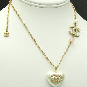 CHANEL PEARL HEART CC NECKLACE